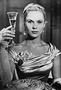How tall is Bibi Andersson?